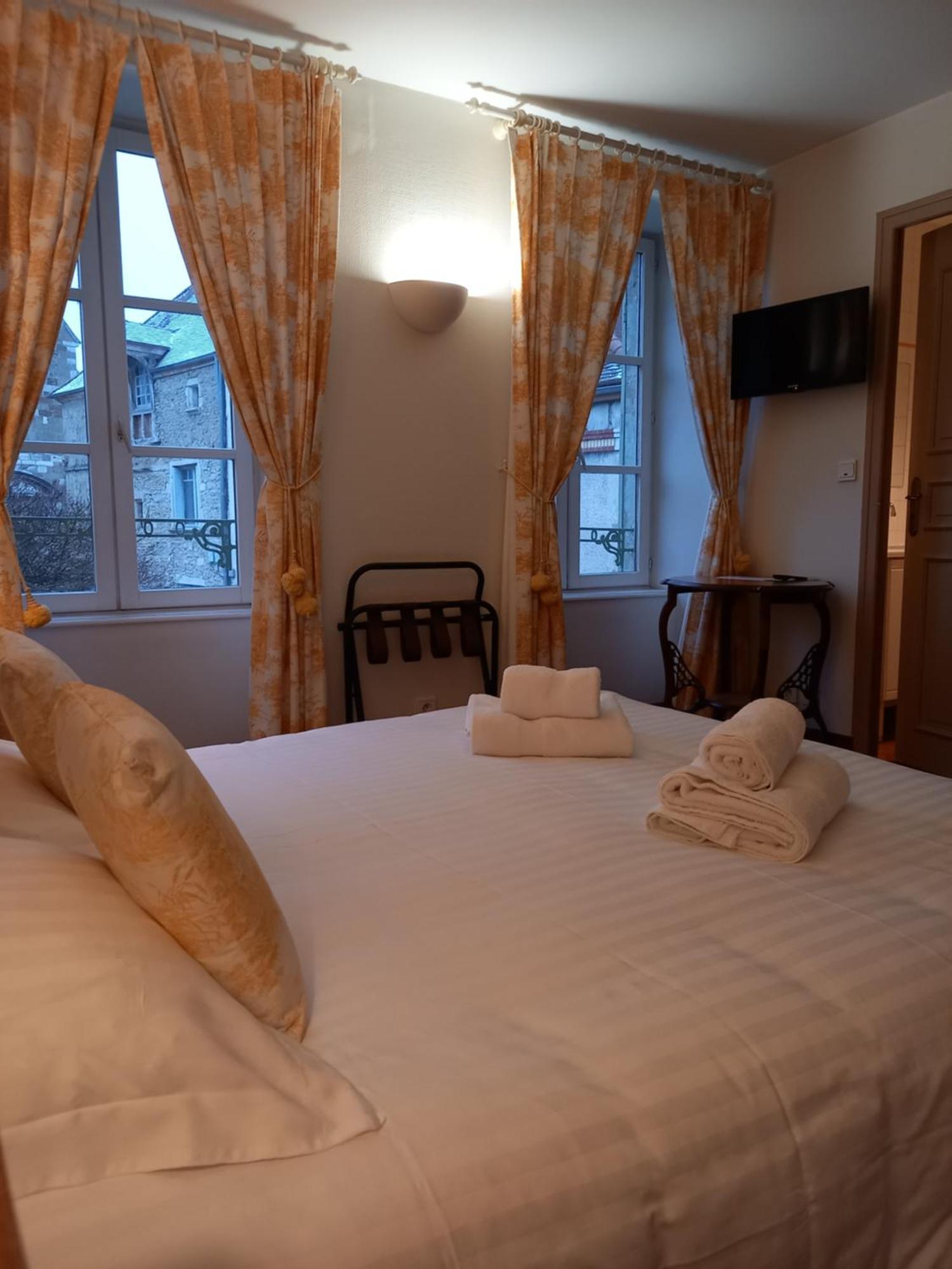 Hotel De La Halle Nolay  Kültér fotó